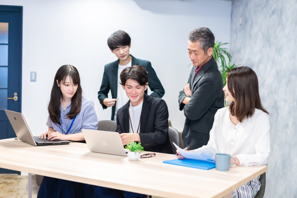 働きやすい職場とは?特徴や働きやすさを向上させる施策例を解説 | あそぶ社員研修