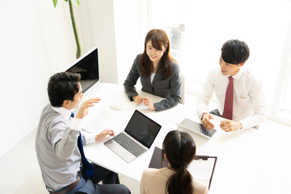働きやすさとは?働きがいとの違い・高める方法を解説 | あそぶ社員研修